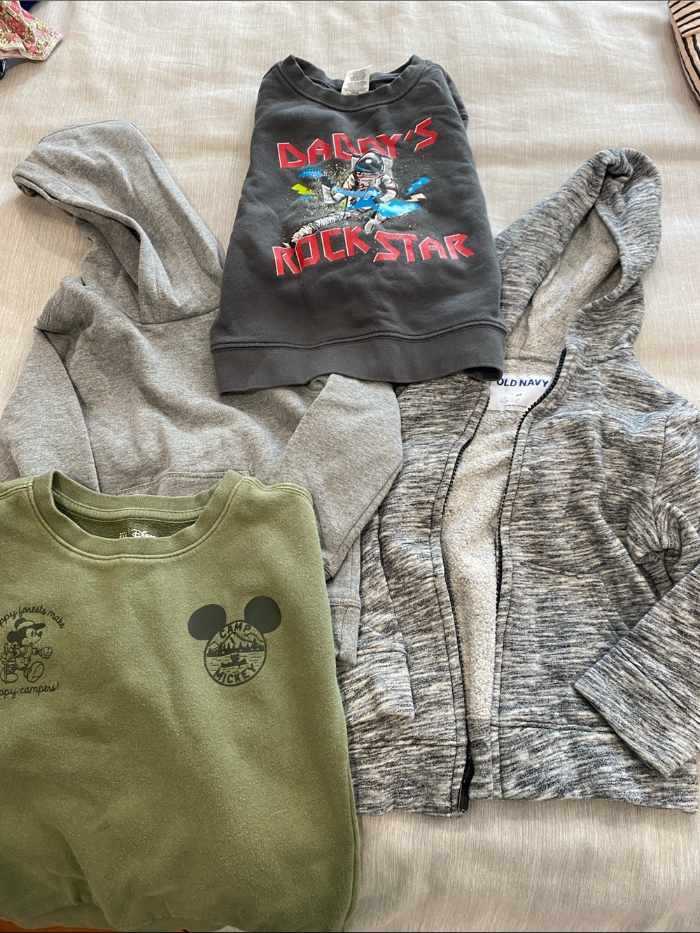 Lot of 4 sweatshirts